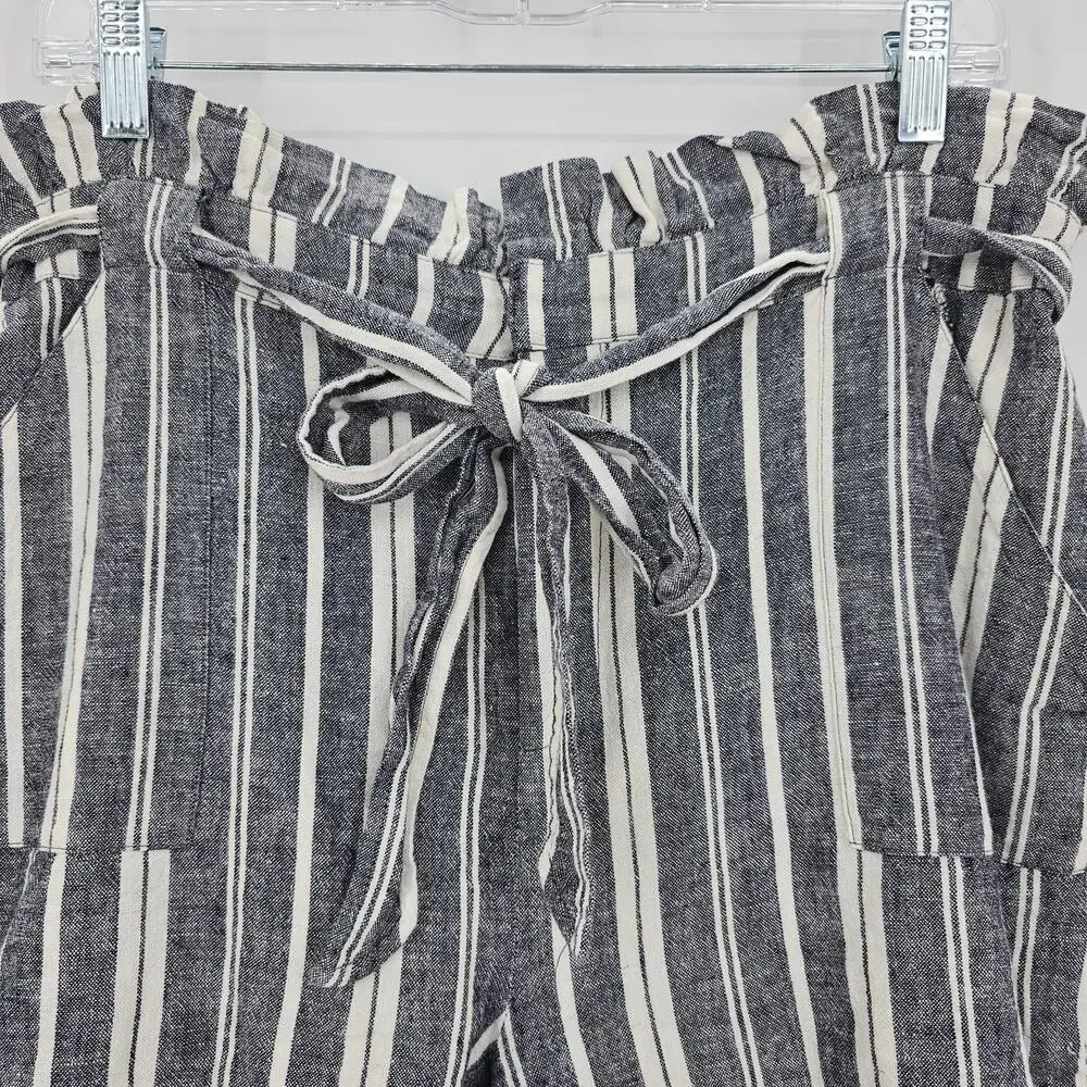 Cupcakes and Cashmere Womans size L Monterey Paper Bag Striped Shorts Grey/White